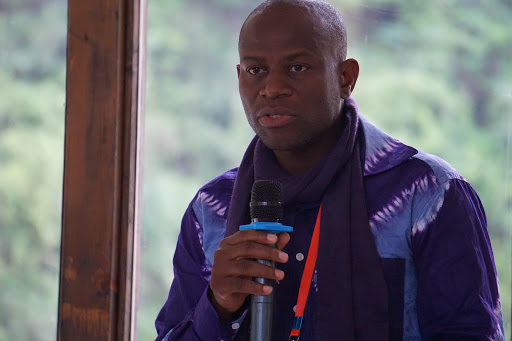 Daté Barnabé-Akayi à l’occasion d’une rencontre internationale de poètes en Chine
